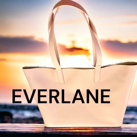 The New Day Market Tote is a contemporary update on the classic tote! EVERLANE! - Picture 4 of 5